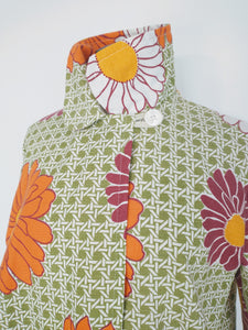 Short jacket The VESTOUNE with seventies orange flowers. Unique piece. Upcycling. SIZE 2.