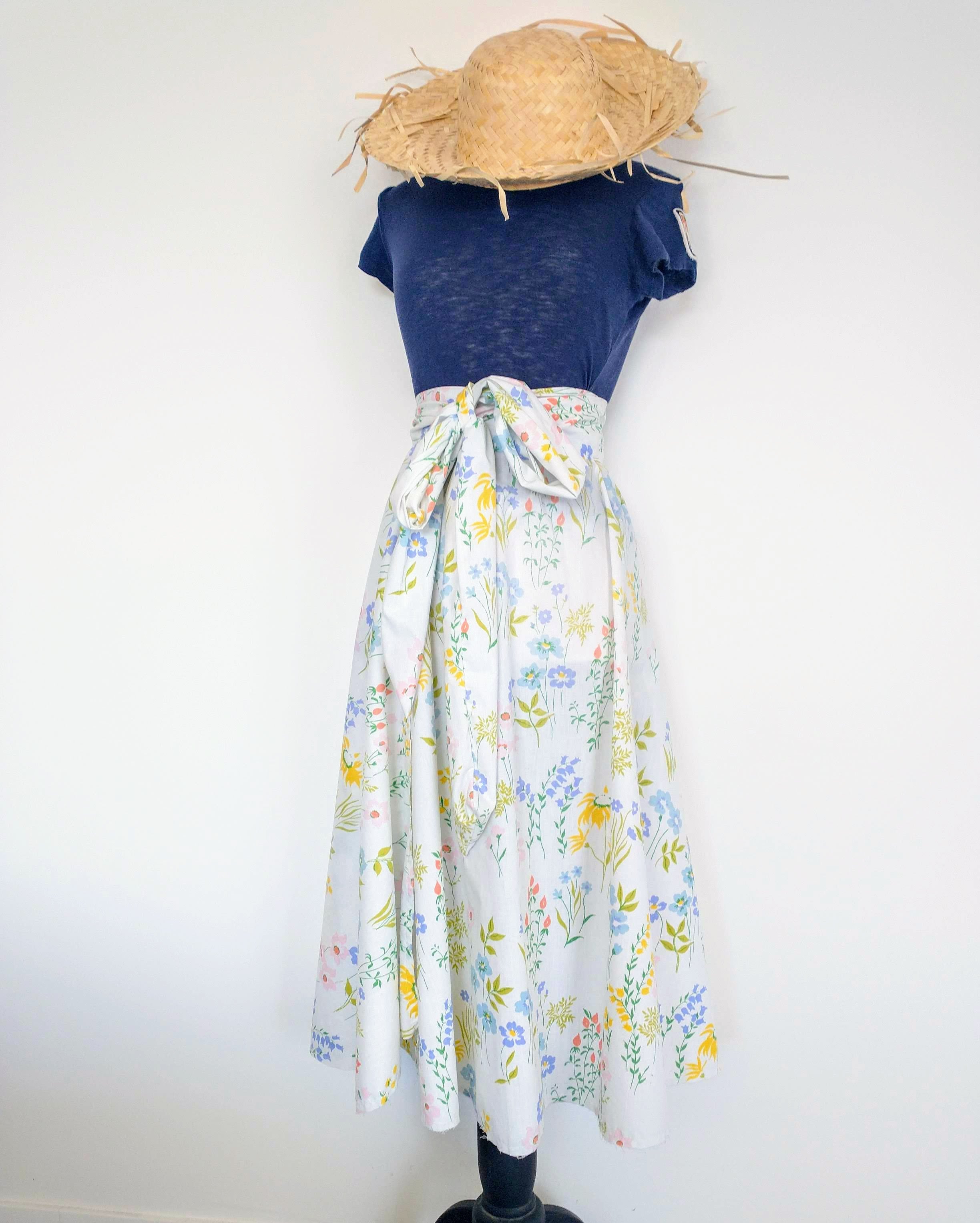 The SKIRT with tender flowers. Long wrap skirt. Upcycling. Unique size.
