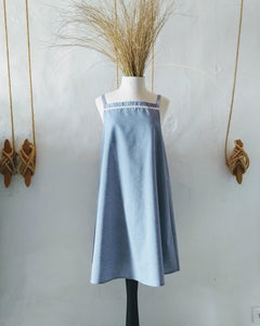 Short flared dress with straps RÊVE Chambray croquet. . Upcycling. Unique piece. SIZE 1.